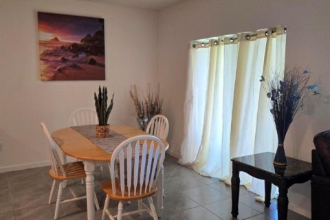 Villa ou maison à vendre à Port St. Lucie, Floride: 4 chambres, 169.73 m2 № 2086645 - photo 12