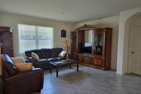 Villa ou maison à vendre à Port St. Lucie, Floride: 4 chambres, 169.73 m2 № 2086645 - photo 13
