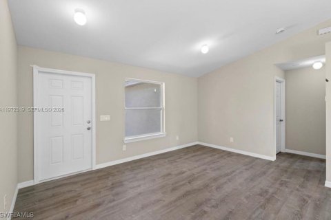 House in Lehigh Acres, Florida 4 bedrooms № 2033797 - photo 18