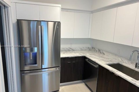 Apartamento en alquiler en Coral Gables, Florida, 51.1 m2 № 2009456 - foto 5