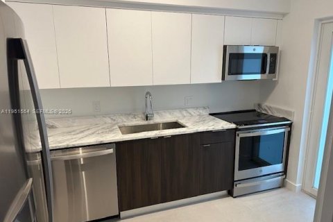 Apartamento en alquiler en Coral Gables, Florida, 51.1 m2 № 2009456 - foto 4