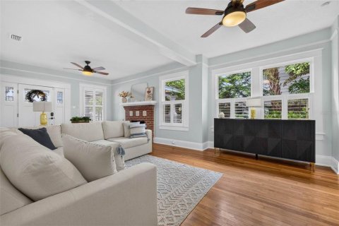 Casa en venta en Tampa, Florida, 4 dormitorios, 156.35 m2 № 2384097 - foto 9