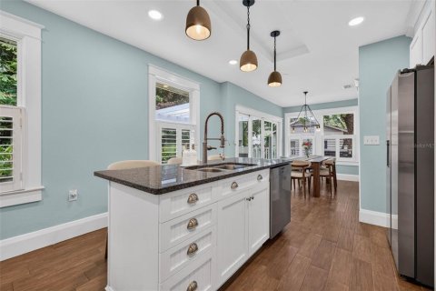 Casa en venta en Tampa, Florida, 4 dormitorios, 156.35 m2 № 2384097 - foto 11