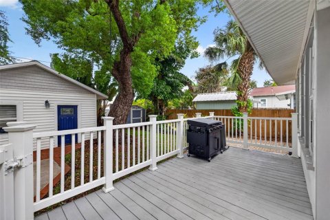 Casa en venta en Tampa, Florida, 4 dormitorios, 156.35 m2 № 2384097 - foto 28
