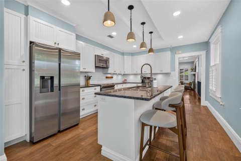 Casa en venta en Tampa, Florida, 4 dormitorios, 156.35 m2 № 2384097 - foto 12