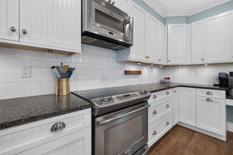 Casa en venta en Tampa, Florida, 4 dormitorios, 156.35 m2 № 2384097 - foto 14