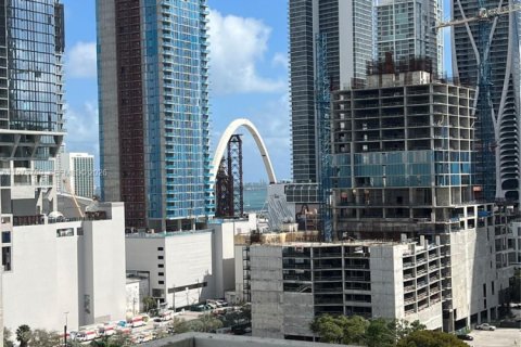 Condo in Miami, Florida, 2 bedrooms  № 2053072 - photo 3