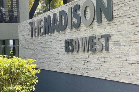 Condo in Miami, Florida, 2 bedrooms  № 2053072 - photo 23