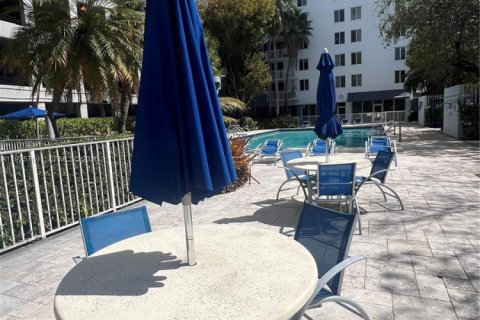 Condo in Miami, Florida, 2 bedrooms  № 2053072 - photo 28