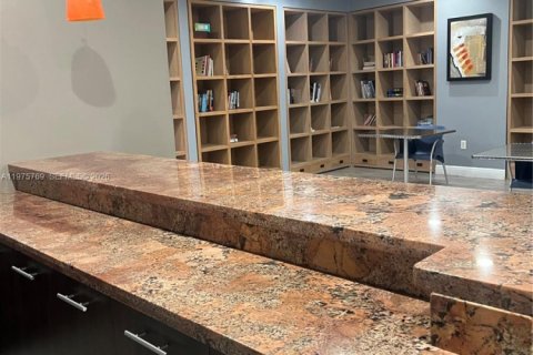 Condo in Miami, Florida, 2 bedrooms  № 2053072 - photo 20