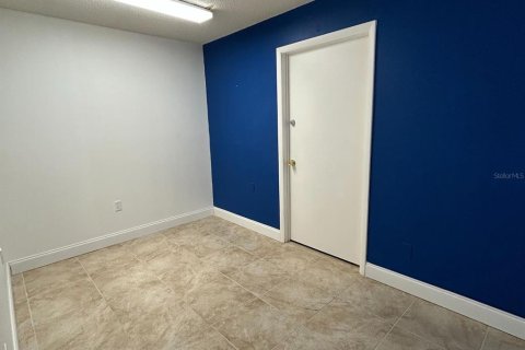 Propiedad comercial en alquiler en New Port Richey, Florida, 130.06 m2 № 1718906 - foto 12