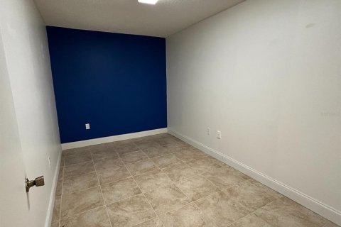 Propiedad comercial en alquiler en New Port Richey, Florida, 130.06 m2 № 1718906 - foto 9