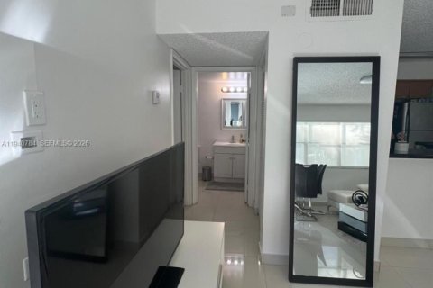 Condominio en alquiler en Hollywood, Florida, 1 dormitorio, 60.39 m2 № 1997789 - foto 8