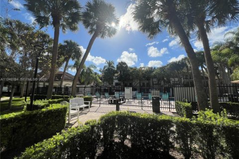 Condominio en alquiler en Hollywood, Florida, 1 dormitorio, 60.39 m2 № 1997789 - foto 3