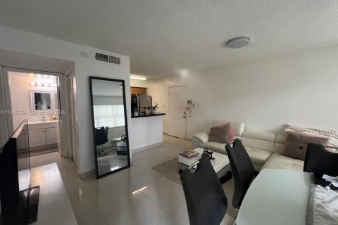 Condominio en alquiler en Hollywood, Florida, 1 dormitorio, 60.39 m2 № 1997789 - foto 10
