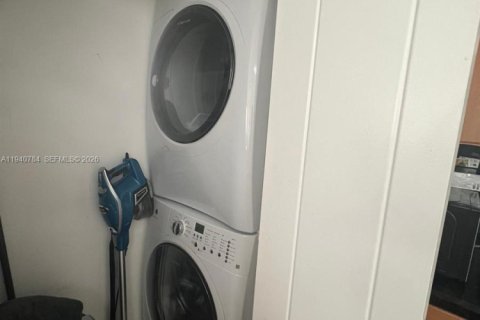 Condominio en alquiler en Hollywood, Florida, 1 dormitorio, 60.39 m2 № 1997789 - foto 6