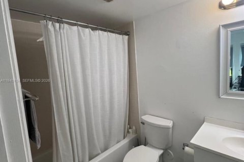 Condominio en alquiler en Hollywood, Florida, 1 dormitorio, 60.39 m2 № 1997789 - foto 11