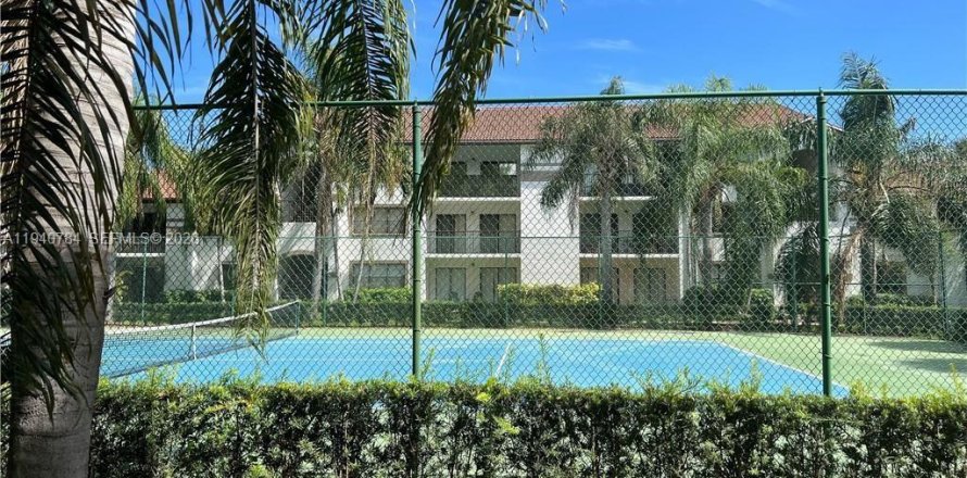 Condominio en Hollywood, Florida, 1 dormitorio  № 1997789