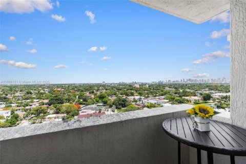 Condominio en venta en Miami, Florida, 1 dormitorio, 75.81 m2 № 1747972 - foto 8