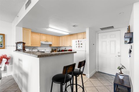Condominio en venta en Miami, Florida, 1 dormitorio, 75.81 m2 № 1747972 - foto 10