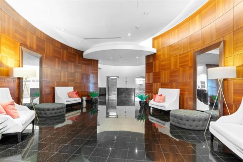 Condominio en venta en Miami, Florida, 1 dormitorio, 75.81 m2 № 1747972 - foto 3