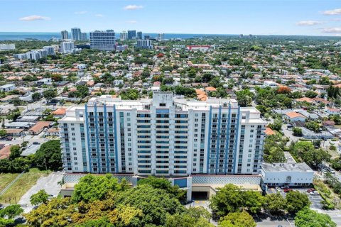 Condominio en venta en Miami, Florida, 1 dormitorio, 75.81 m2 № 1747972 - foto 1