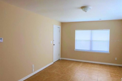 House in Orlando, Florida 2 bedrooms, 69.68 sq.m. № 2379522 - photo 2