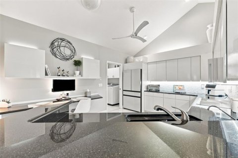 Condo in Ruskin, Florida, 3 bedrooms  № 2347545 - photo 20