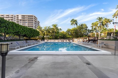 Condo in Key Biscayne, Florida, 3 bedrooms  № 1898198 - photo 28