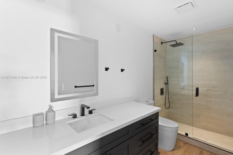 Condo in Key Biscayne, Florida, 3 bedrooms  № 1898198 - photo 22