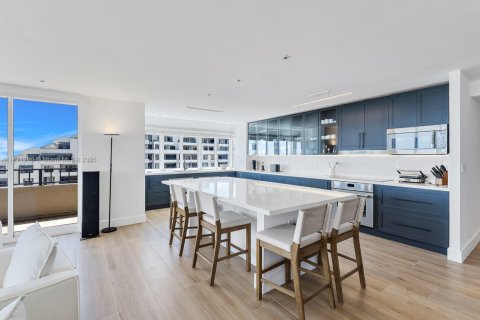 Condo in Key Biscayne, Florida, 3 bedrooms  № 1898198 - photo 8