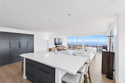 Condo in Key Biscayne, Florida, 3 bedrooms  № 1898198 - photo 9