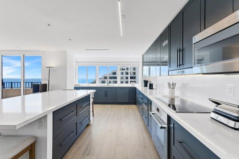 Condo in Key Biscayne, Florida, 3 bedrooms  № 1898198 - photo 5