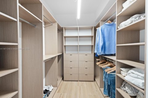Condo in Key Biscayne, Florida, 3 bedrooms  № 1898198 - photo 12