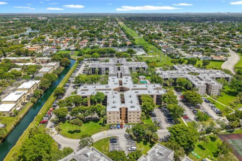Condo in Miami, Florida, 3 bedrooms  № 1830688 - photo 3