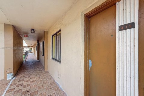 Condo in Miami, Florida, 3 bedrooms  № 1830688 - photo 8