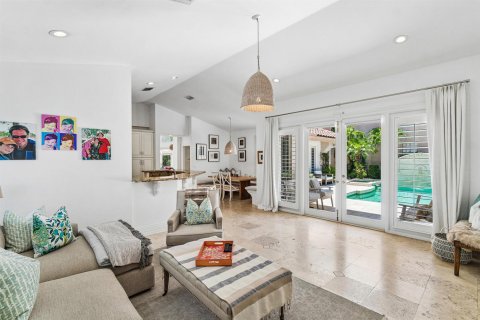House in Boca Raton, Florida 3 bedrooms, 249.81 sq.m. № 2086927 - photo 5