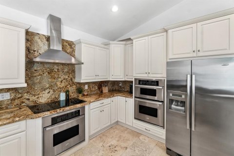 House in Boca Raton, Florida 3 bedrooms, 249.81 sq.m. № 2086927 - photo 11