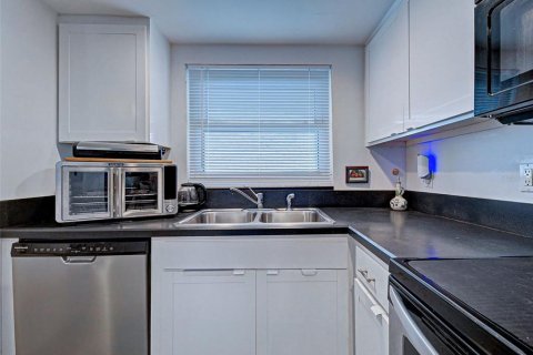 Copropriété à vendre à Venice, Floride: 2 chambres, 84.73 m2 № 2198187 - photo 19