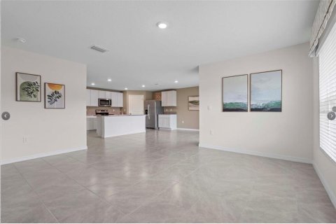 House in Tampa, Florida 4 bedrooms, 212.47 sq.m. № 1832871 - photo 5