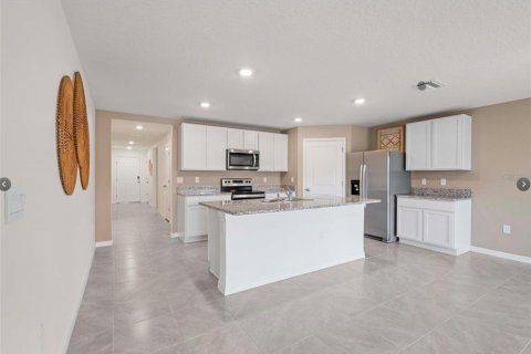 House in Tampa, Florida 4 bedrooms, 212.47 sq.m. № 1832871 - photo 4