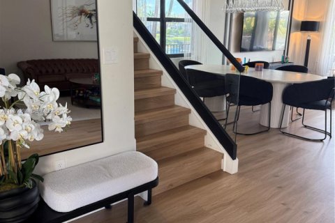 House in Miramar, Florida 6 bedrooms, 337.51 sq.m. № 2030648 - photo 12