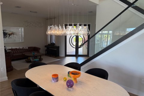 House in Miramar, Florida 6 bedrooms, 337.51 sq.m. № 2030648 - photo 6