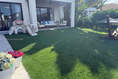 House in Miramar, Florida 6 bedrooms, 337.51 sq.m. № 2030648 - photo 25