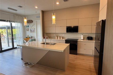 House in Miramar, Florida 6 bedrooms, 337.51 sq.m. № 2030648 - photo 19