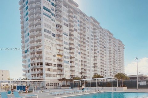 Copropriété à louer à Aventura, Floride: 1 chambre, 93.37 m2 № 1986375 - photo 2