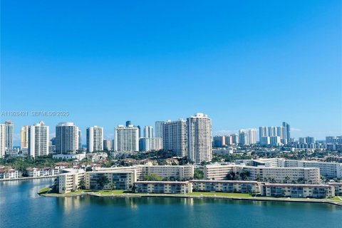 Copropriété à louer à Aventura, Floride: 1 chambre, 93.37 m2 № 1986375 - photo 1