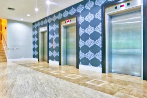 Снять в аренду кондоминиум в Майами-Бич, Флорида 2 спальни, 94.76м2, № 1991572 - фото 7