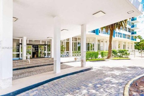 Снять в аренду кондоминиум в Майами-Бич, Флорида 2 спальни, 94.76м2, № 1991572 - фото 4