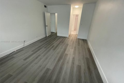 Снять в аренду кондоминиум в Майами-Бич, Флорида 2 спальни, 94.76м2, № 1991572 - фото 11